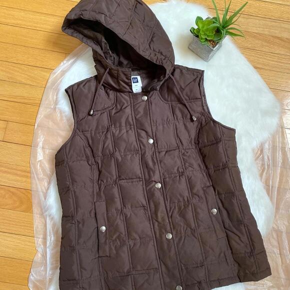 GAP Jackets & Blazers - GAP Women's Brown Quilted Hooded Vest Medium